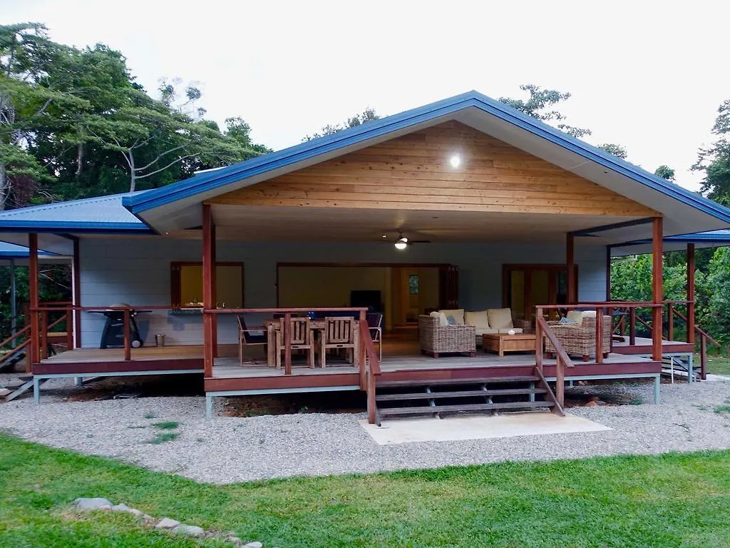 Coconut Beach House Holiday home Cape Tribulation
